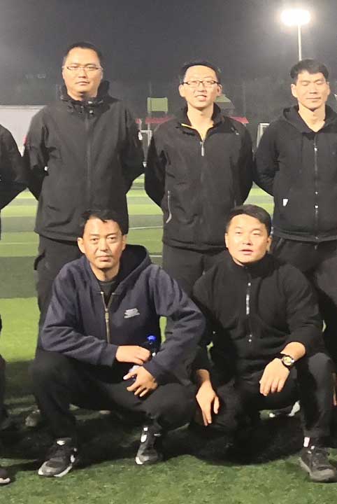 在秦岭南山自建拓展训练基地，正规化公司运营，规范化基地管理